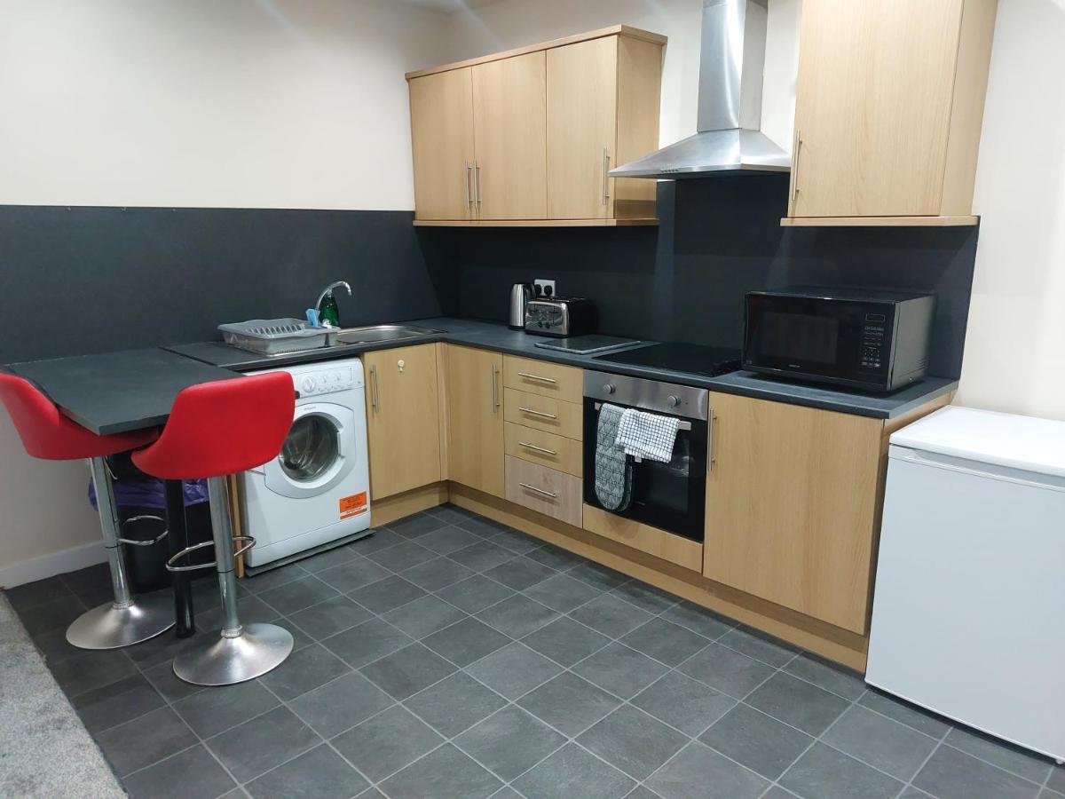 2 Large Bedroom Apartment- Wifi & Parking Apartment *